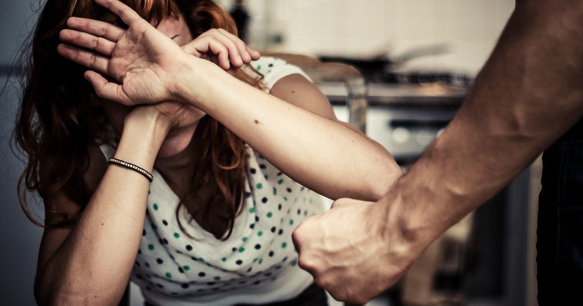 Kolejny domowy agresor oprócz zarzutów otrzymał nakaz opuszczenia miejsca zamieszkania oraz zakaz zbliżania się i kontaktowania z rodziną