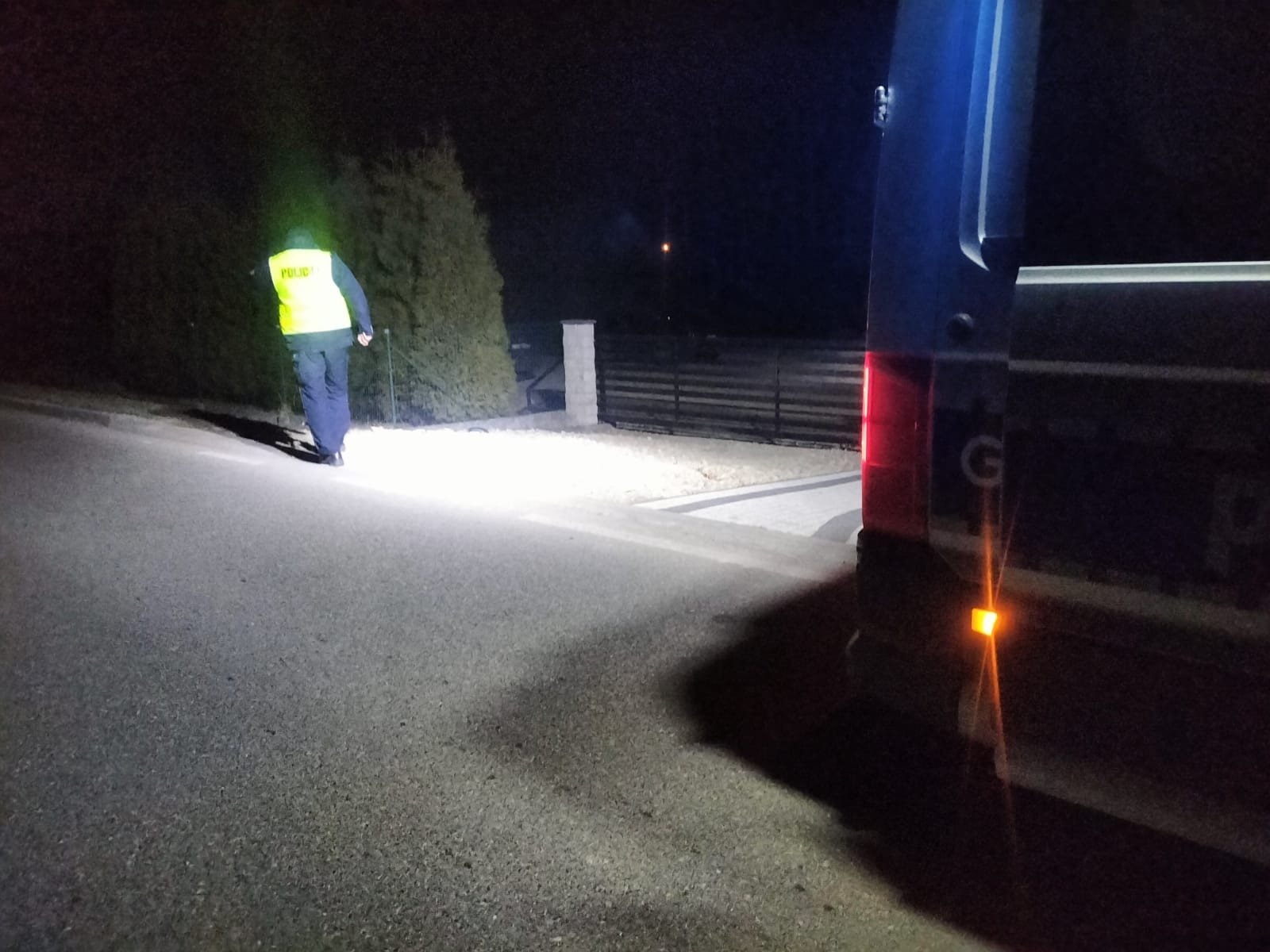 Policjanci poszukują sprawcy śmiertelnego potrącenia pieszego – ZDJĘCIA!