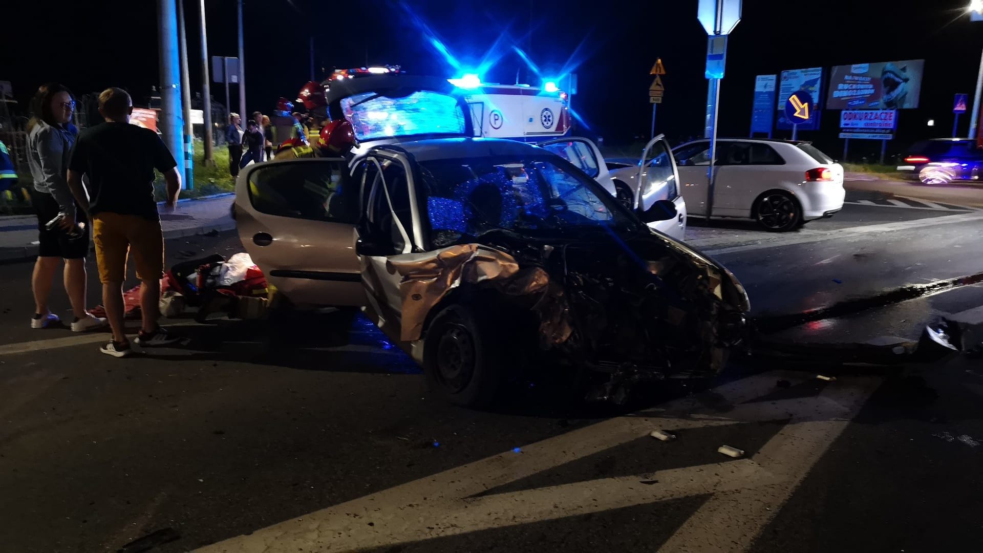 Poważny wypadek w Osieku. Kilka osób rannych – ZDJĘCIA!