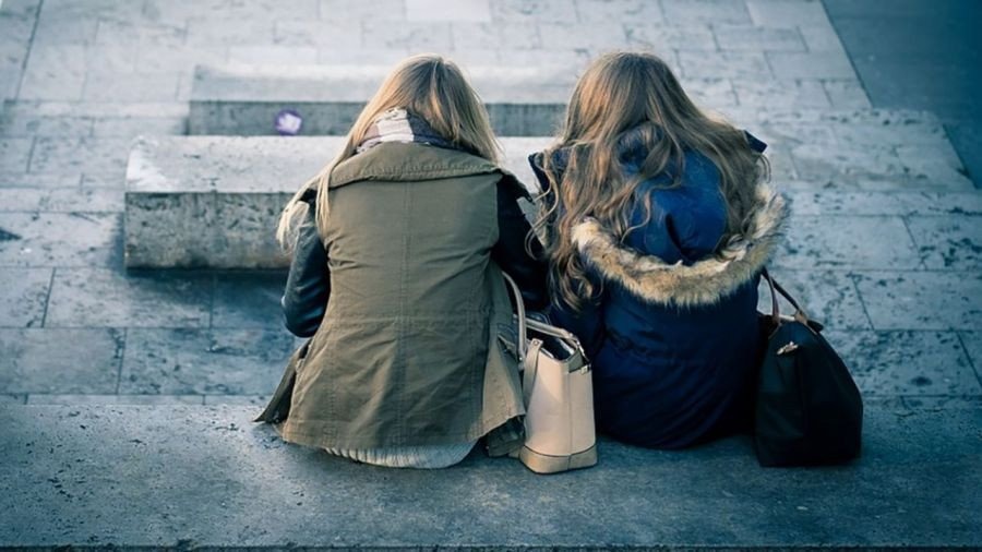 Policjanci odnaleźli nieletnie uciekinierki. 11 – latki całe i zdrowe wróciły do domów