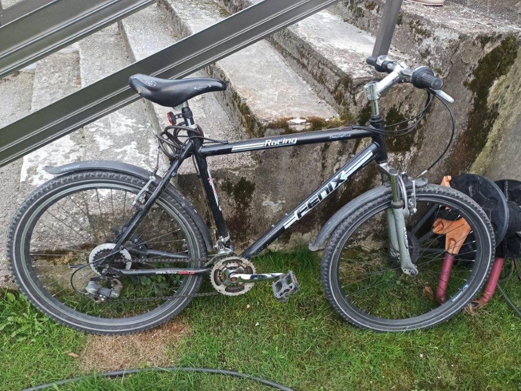 Policjanci poszukują właściciela roweru marki Fenix