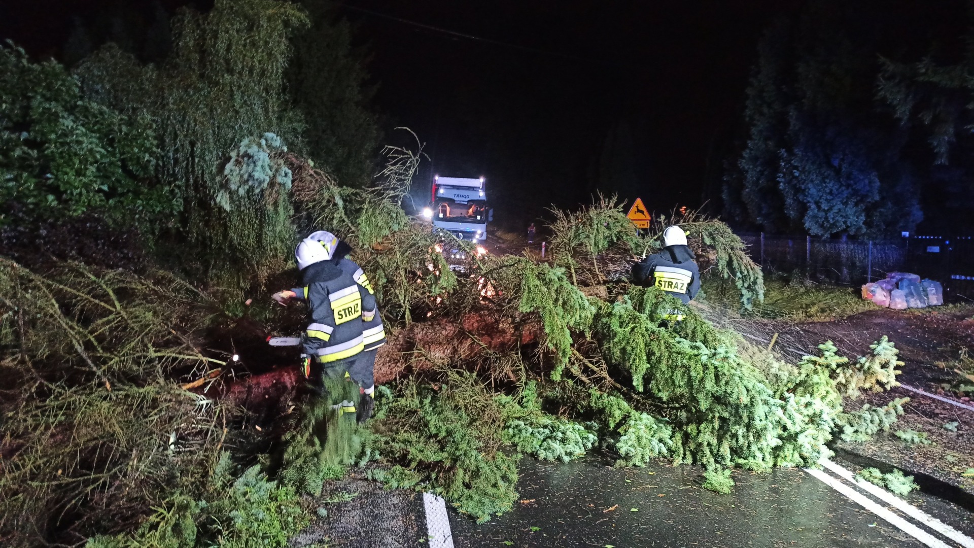 Pracowita noc strażaków w powiecie oświęcimskim – ZDJĘCIA!