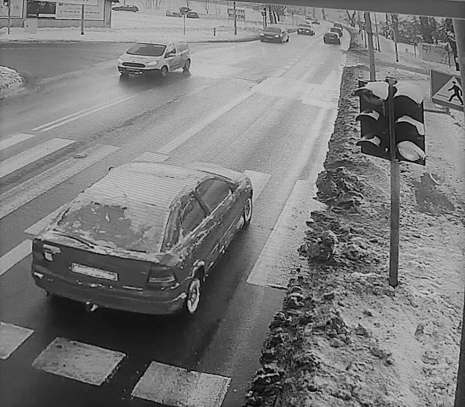 Sprawca potrącenia pieszego odjechał z miejsca zdarzenia. Został zatrzymany i już stracił prawo jazdy