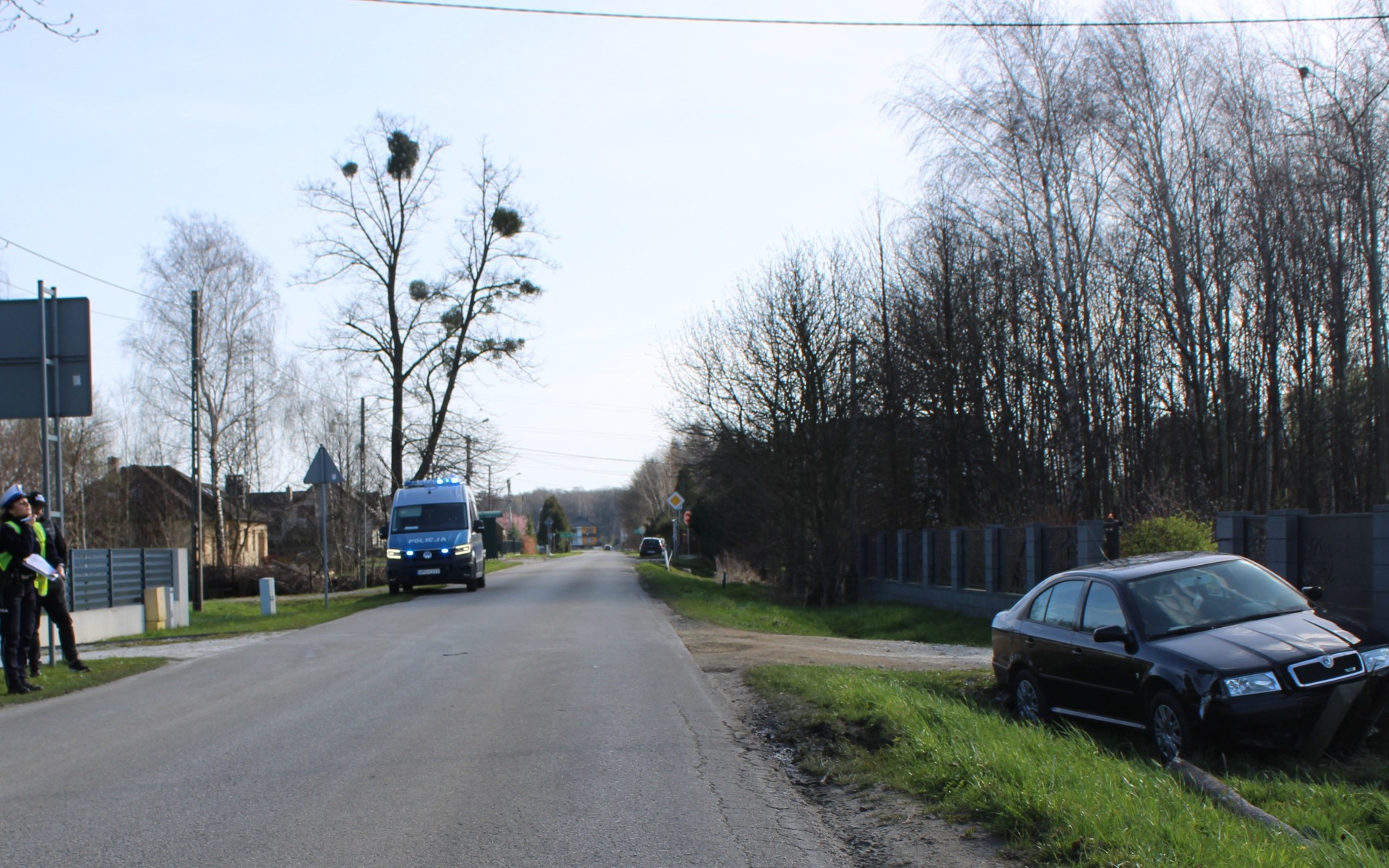 Nowa Wieś. Wypadek drogowy. Potrącenie rowerzysty przez samochód osobowy