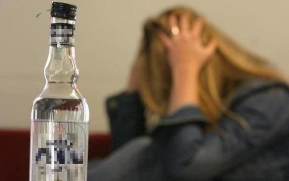 Troje dzieci pod opieką nietrzeźwych rodziców