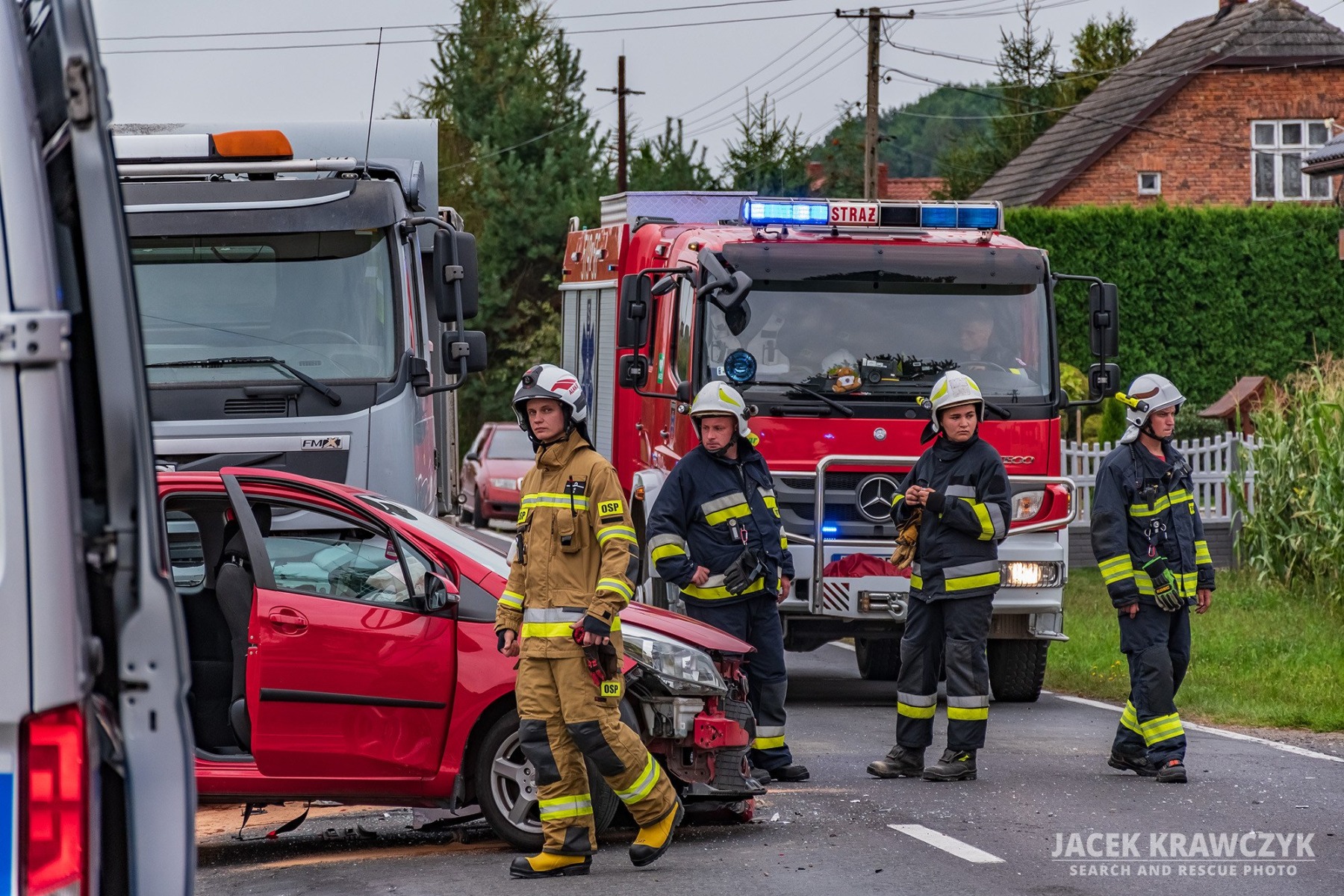 Niebezpieczna kolizja z udziałem trzech pojazdów – ZDJĘCIA!