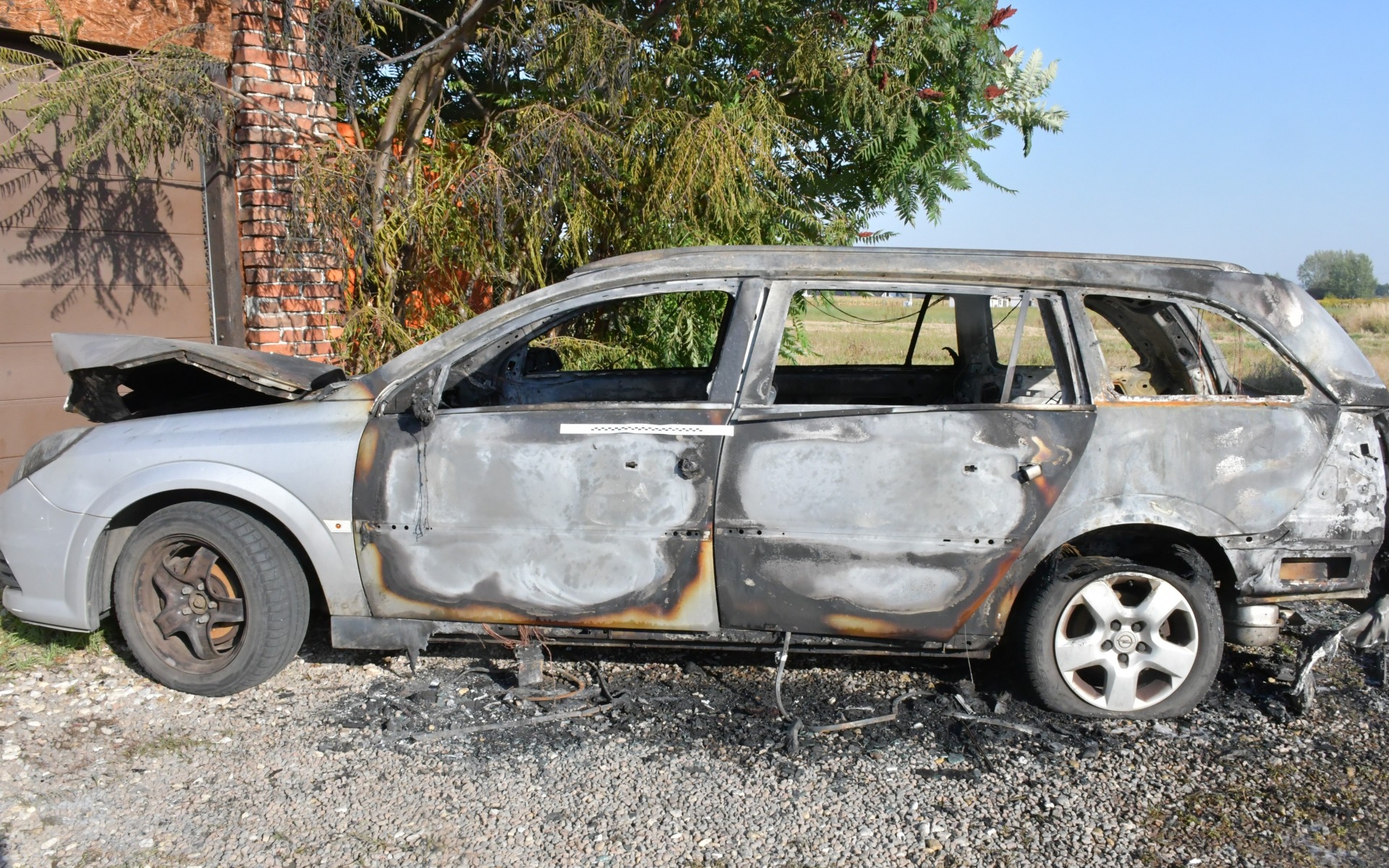 Podpalał samochody by później przygladać sie akcji gaśniczej