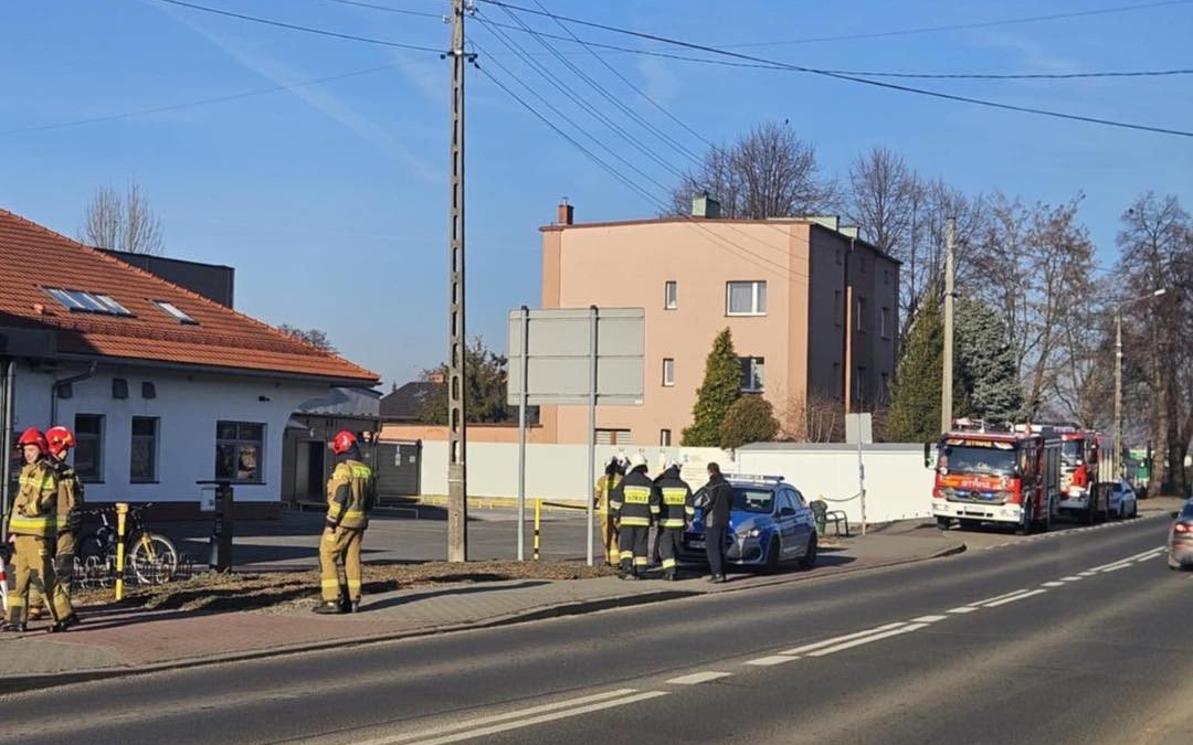 Interwencja strażaków w Nowej Wsi – dym z pieca okazał się dymem z agregatu prądotwórczego