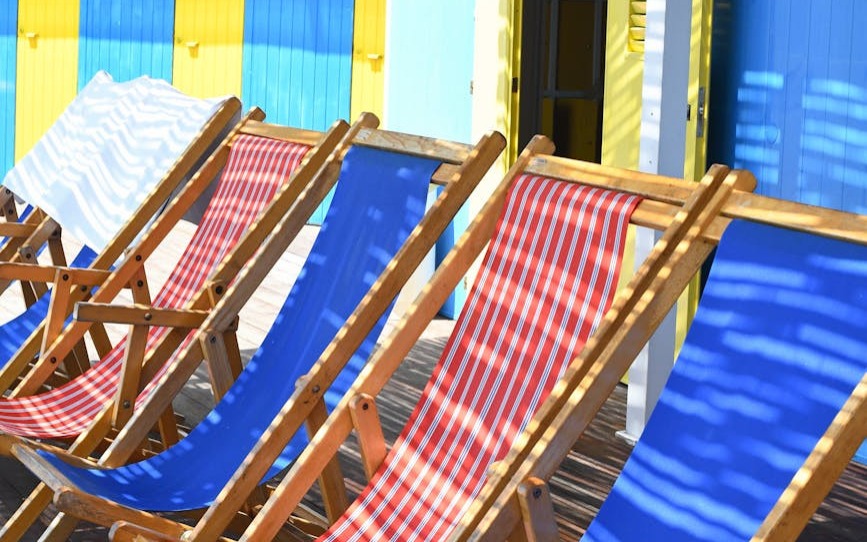 Letnia promocja z klasą – jak wyróżnić swoją markę w plenerze?