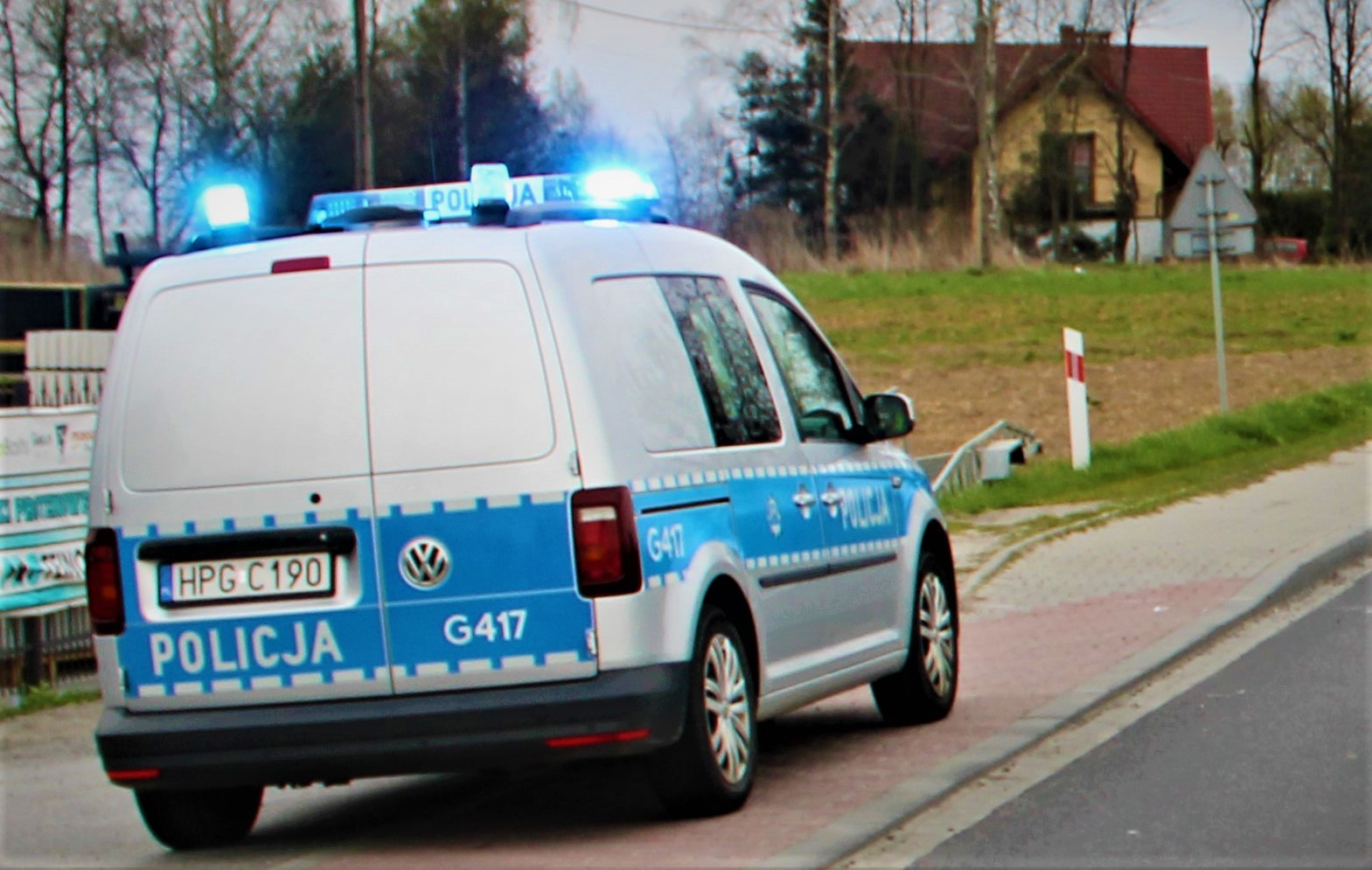 Skidziń: Potrącenie 75-latka na parkingu. Senior trafił do szpitala