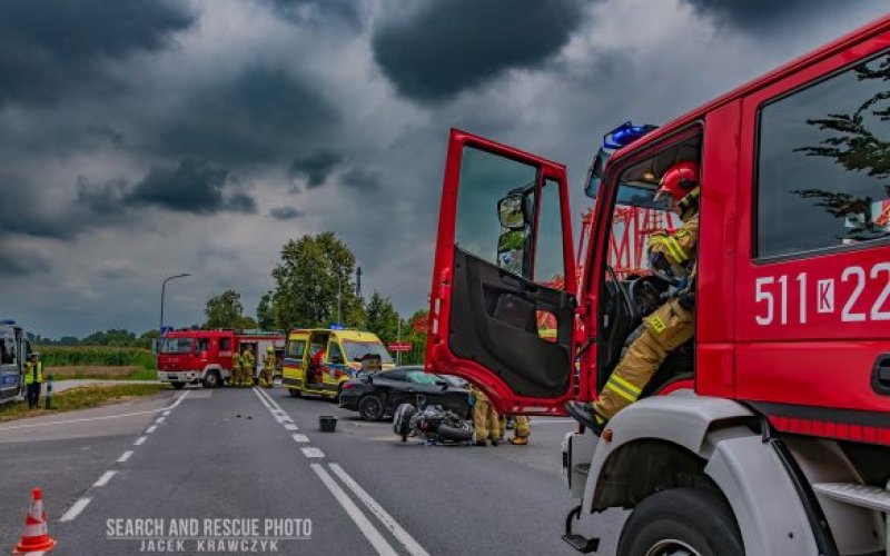 Poważny wypadek na DK44 w Zatorze [FILM, ZDJĘCIA]