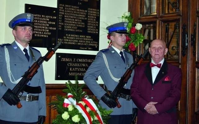 Nowa tablica z nazwiskami ofiar zbrodni katyńskiej związanych z ziemią oświęcimską