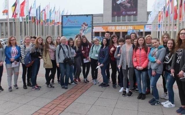 Uczniowie "ekonomika" z Oświęcimia na wielkich światowych targach w Berlinie