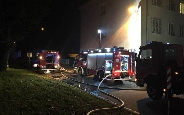 Nocny pożar na poddaszu kamienicy przy ul. Krasickiego w Oświęcimiu
