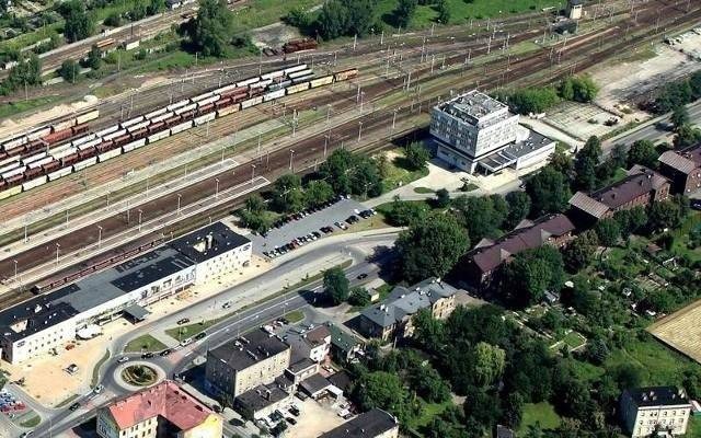 Oświęcim. Przy dworcu powstanie wielopoziomowy parking