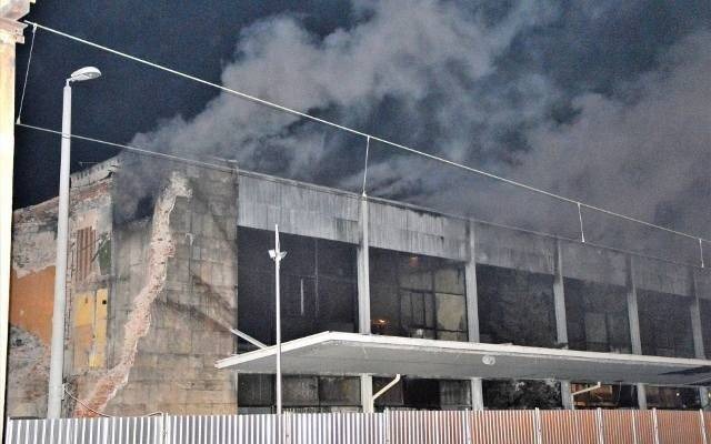 Oświęcim. Pożar dworca kolejowego. Trwa dogaszanie budynku [NOWE ZDJĘCIA]