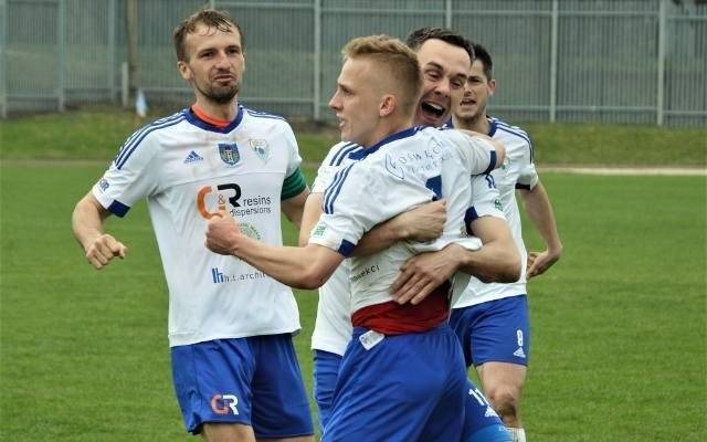 4. liga. Unia Oświęcim pokonała Beskid Andrychów. „Filmowy” gol Grzegorza Janiczaka