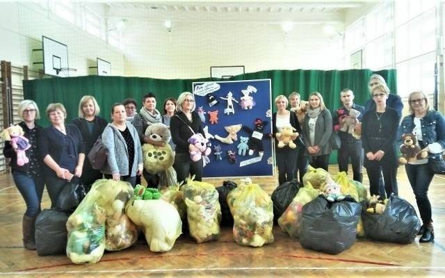 Hokej. Na mecz Re-Plast Unii Oświęcim przeciwko Zagłębiu Sosnowiec weź ze sobą pluszaka