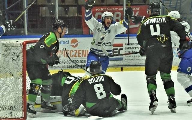 Hokej. Re-Plast Unia Oświęcim kontra GKS Katowice. Miała być „demolka”, a skończyło się „nerwówką”