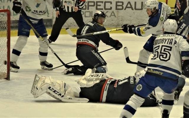 Hokej. Re-Plast Unia Oświęcim pokonała Stoczniowca Gdańsk. Cierpliwość została nagrodzona