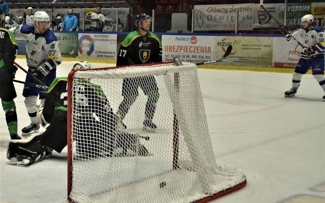 Hokej. Re-Plast Unia Oświęcim pokonała GKS Katowice. Tradycyjnie mało goli, ale dużo emocji i wrażeń