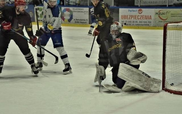 Hokej. W derbach Małopolski Re-Plast Unia Oświęcim pokonała Comarch Cracovię, stawiając pieczęć na pozycji wicelidera