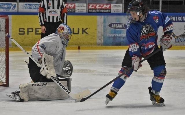 Hokej, OOM. UKH Unia Oświęcim przegrała z Niedźwiadkami batalię o finał. Pozostaje jej walka o brązowy medal
