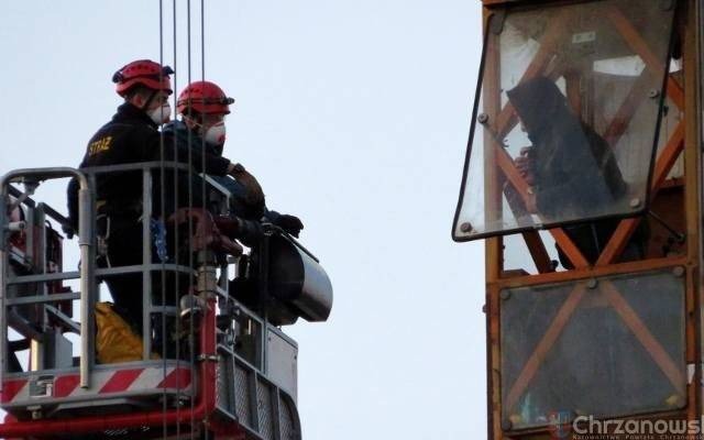 Pijany operator dźwigu. Straszył, że ma koronawirusa