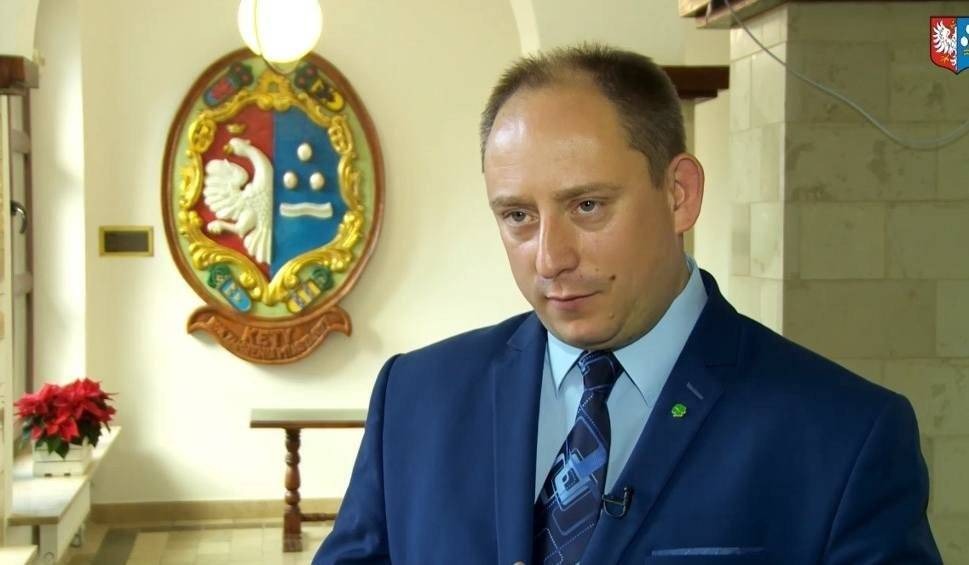 Burmistrz Kęt przeciwstawił się PiS. Nie boi się gróźb