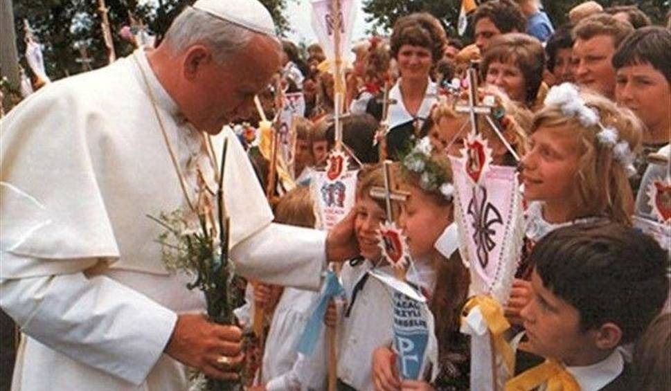 15. Rocznica śmierci JP II. Jakim go pamiętamy? [ZDJĘCIA]