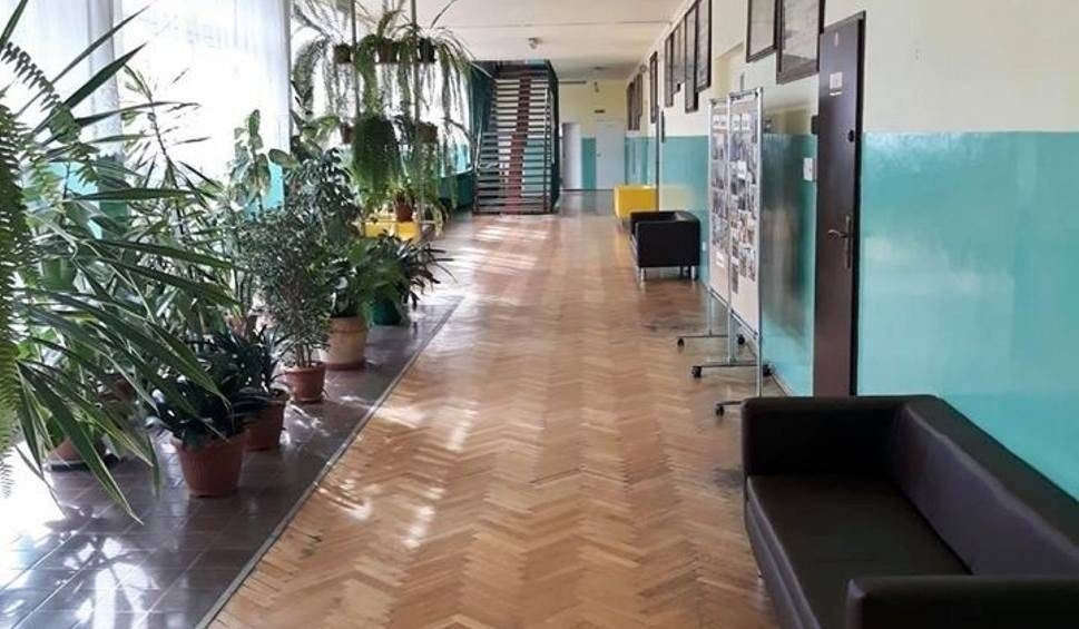 Splądrowali szkołę zamkniętą z powodu koronawirusa