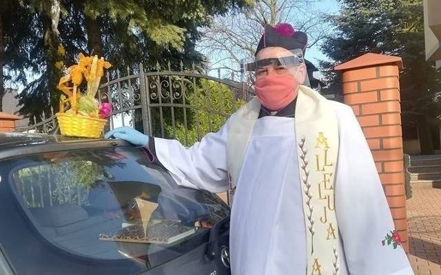 Wojna religijna w powiecie olkuskim? Ksiądz Polskokatolicki święci pokarmy, Rzymskokatoliccy donoszą