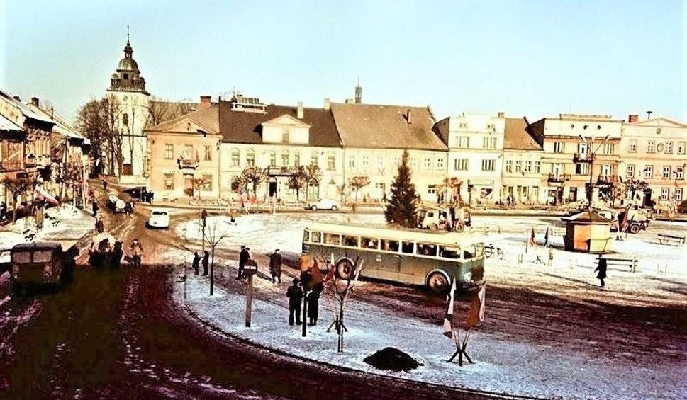 Rynek w Kętach zmieniał się, ale zawsze był sercem miasta