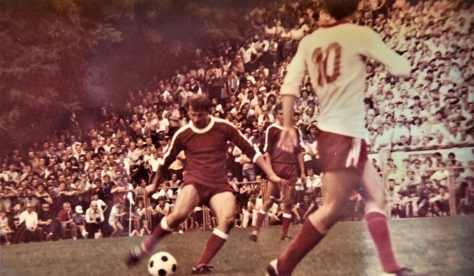 Józef Dudek na boisku krył Włodzimierza Smolarka