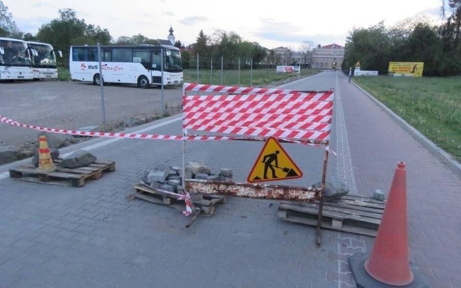 Absurd w Wadowicach. Nie ma jak dojechać do nowej komendy