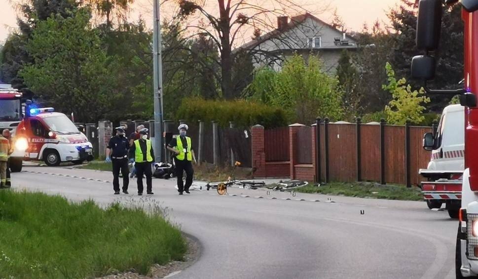Chrzanów. Motocyklista potrącił dwoje rowerzystów. Helikopter LPR w akcji [ZDJĘCIA]