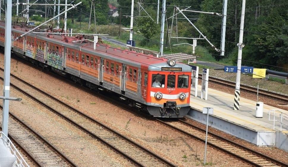 Autobus zamiast pociągu. Rusza remont nasypu kolejowego na szlaku Trzebinia - Chrzanów