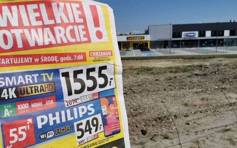 Miało być wielkie otwarcie, była wielka klapa. Park Handlowy Kasztelania w Chrzanowie nie został otwarty [ZDJĘCIA]