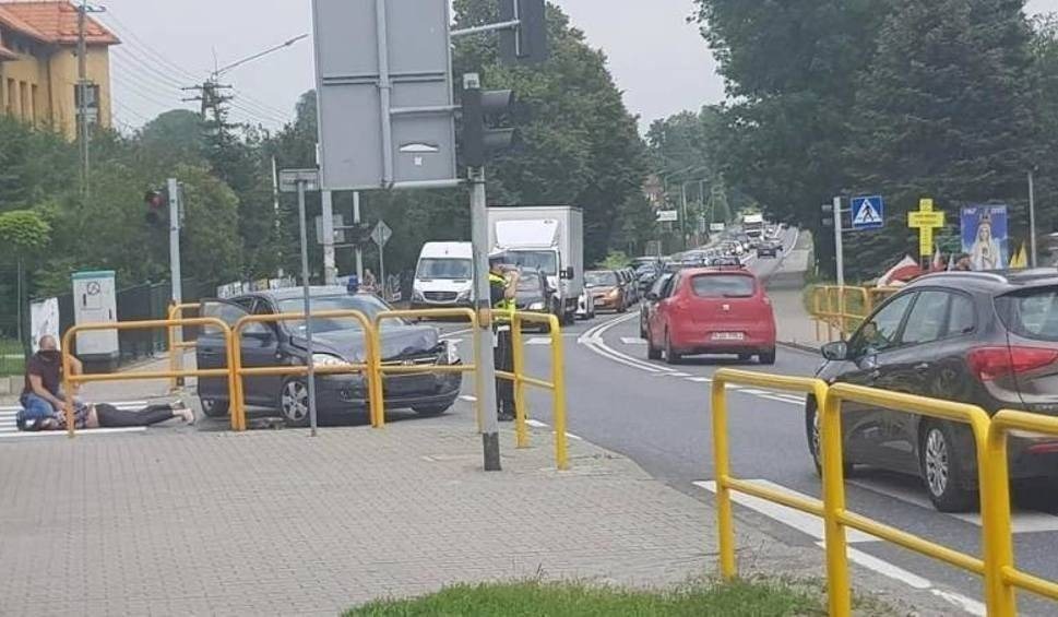Strzały podczas policyjnego pościgu. Trzy osoby zatrzymane