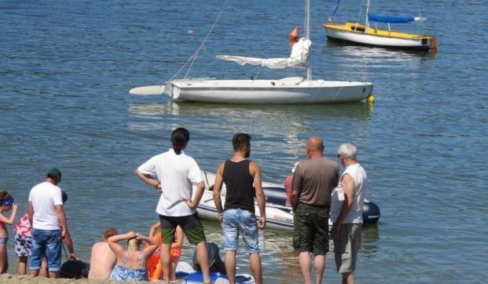 Jezioro Mucharskie: brak plaży, parkingu, kłótnie turystów