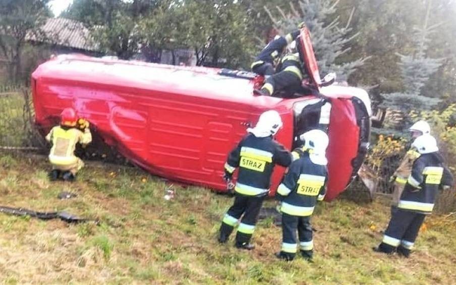 W Jerzmanowicach bus wypadł z drogi