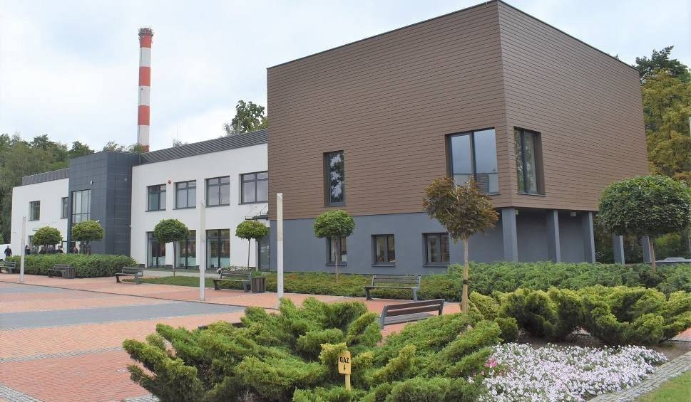 Biblioteka Publiczna w Chełmku przeprowadziła się do nowej pięknej siedziby
