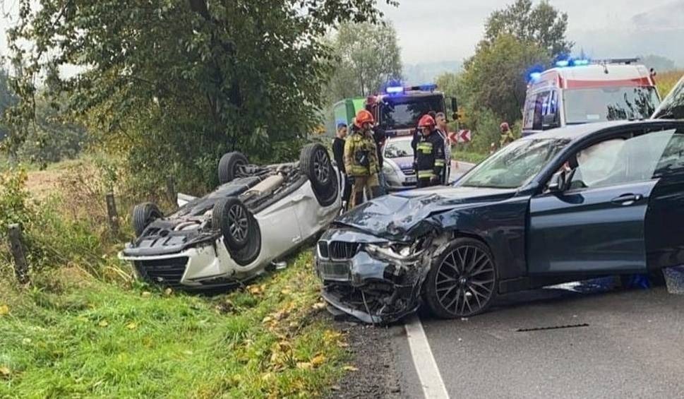 Wypadek na dw 953 w Zebrzydowicach. Są utrudnienia w ruchu