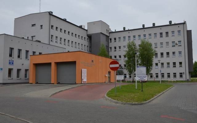 Chora z koronawirusem leży w szpitalu Oświęcimiu a powinna w specjalistycznym