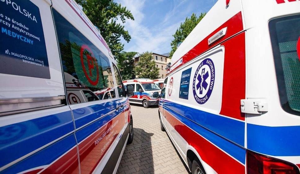 Znów gwałtowny wzrost nowych zakażeń, rośnie liczba osób hospitalizowanych NOWE DANE