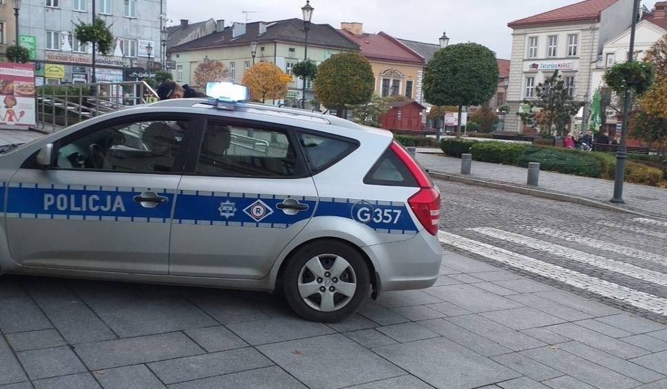 Wadowice. Policjanci całą dobę pilnują biur Beaty Szydło i posłów PiS?