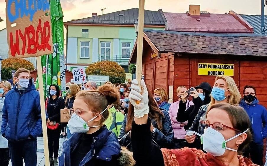 Kraków. Nauczycielka poszła z córką na Strajk Kobiet. Teraz może stracić pracę