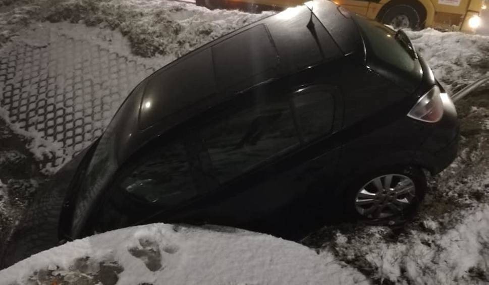 Zima lubi zaskakiwać. Tym razem zaskoczyła kierowców
