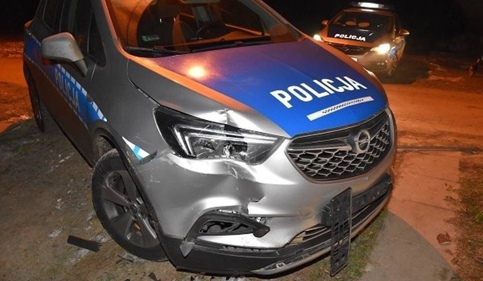 Pościg olkuskiej policji za 30-latkiem uciekającym mercedesem przez dwa województwa
