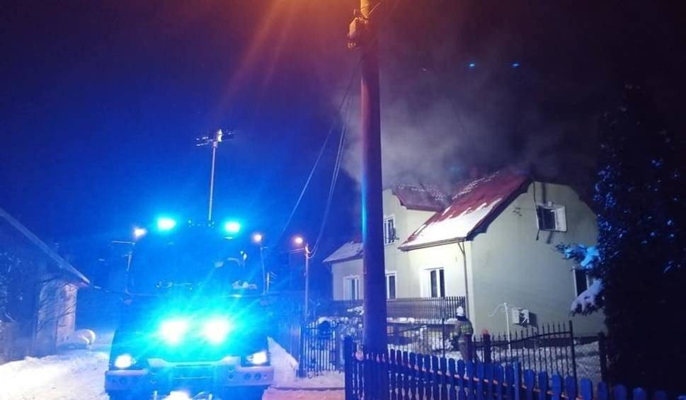 Pożar budynku jednorodzinnego w Gromcu. Żaden z domowników nie ucierpiał